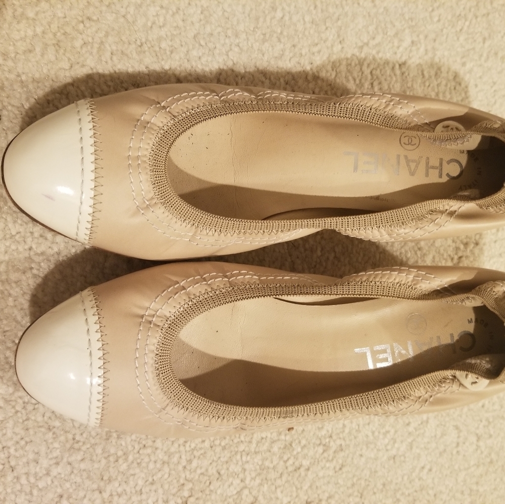 Chanel pumps white and beige